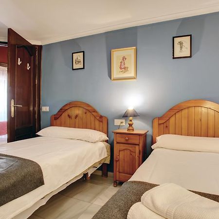 Holiday House Abul Beka Ронда Стая снимка